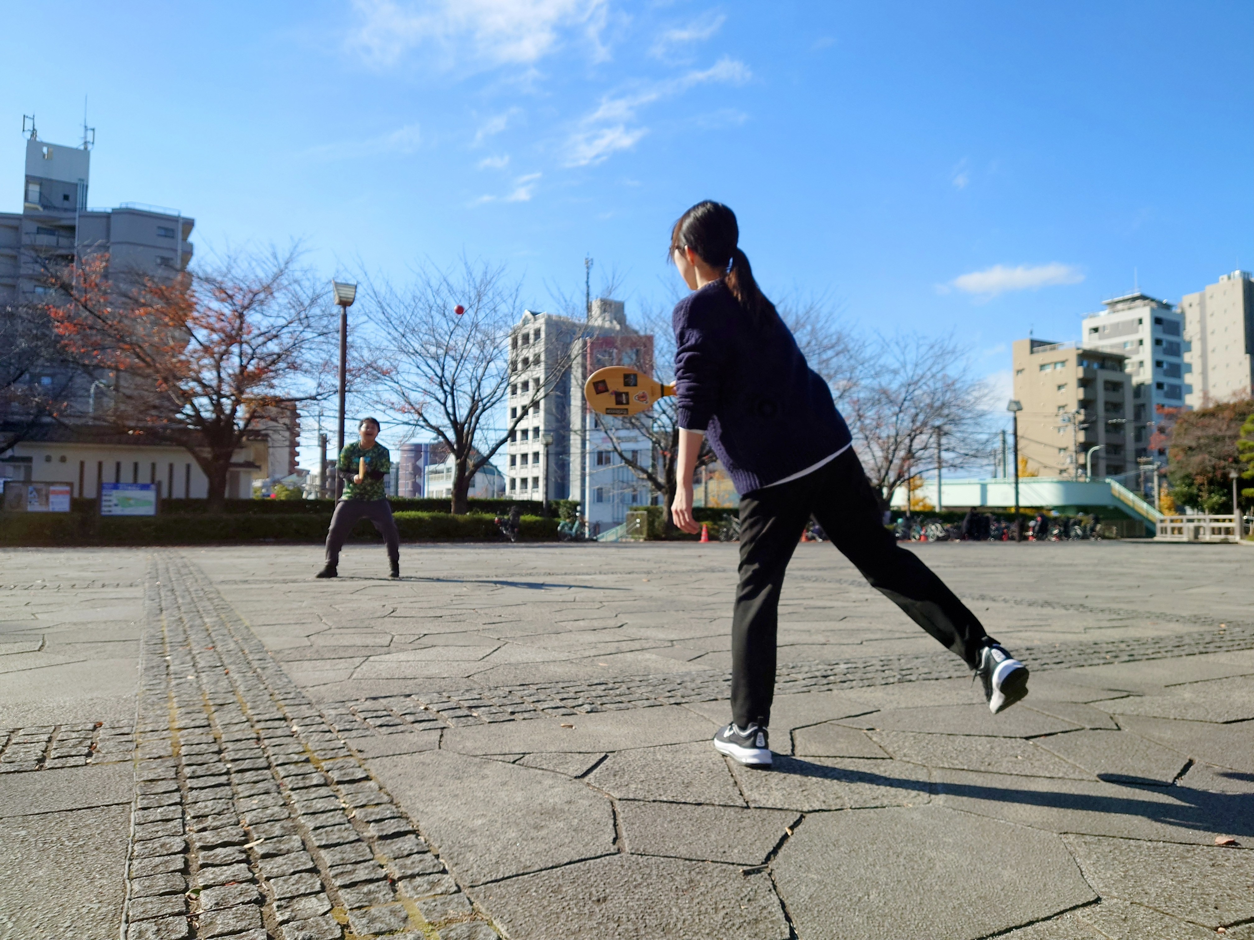 ソフトフレスコボールとは？ボールをつなぐ楽しさが新鮮な協力型ラケットスポーツ！